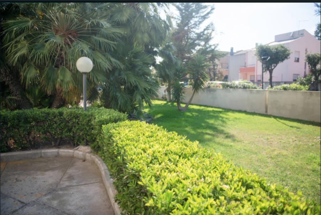Poetto Beach Apartamento Quartu SantʼElena Exterior foto